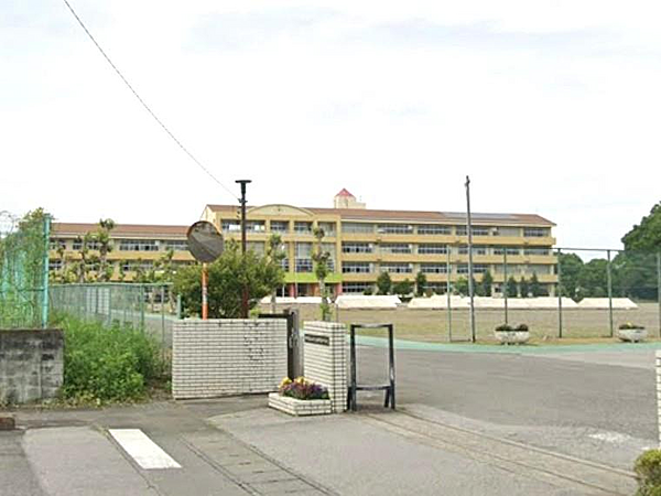 那須烏山市立南那須中学校まで3892m