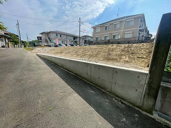 【現地写真】重力式擁壁を新設いたしました。工事完了済。