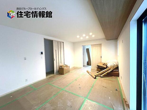 暖かな日差しが差し込むリビングダイニングです。