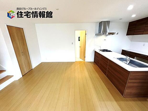 ご家族の温かい時間を演出するダイニングスペースです。
