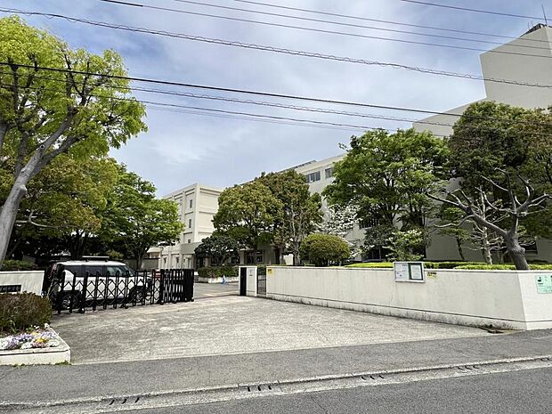 藤沢市立大清水中学校まで約840m(徒歩11分)