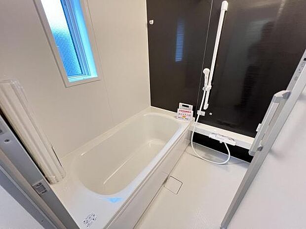 スタイリッシュな浴室で1日の疲れをゆったり癒されるのもいいですね。