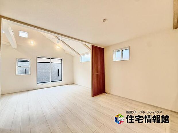 ご家族が集うLDKは約20.03帖の広さ、団らんの空間です。