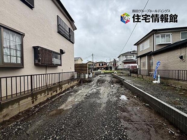 4台駐車可能なので、ご家族で複数台所有する際や来客時に役立ちます。