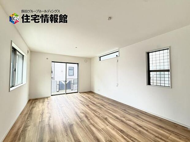 暖かな日差しが差し込むリビングダイニングです。