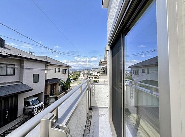 お洗濯ものを気持ち良く太陽の光で干せるのが嬉しいですね。