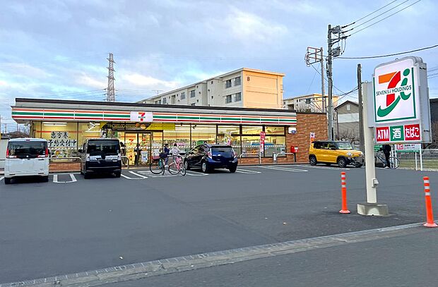 セブン-イレブン さむかわ中央公園前店まで約430m(徒歩6分)