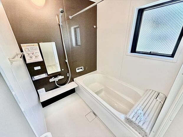 スタイリッシュな浴室で1日の疲れをゆったり癒されるのもいいですね。