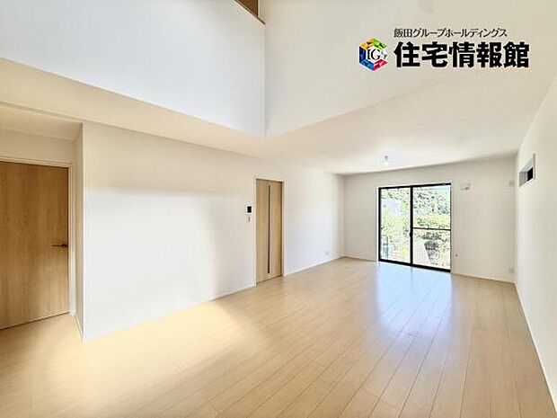 ご家族が集うLDKは約20.9帖の広さ、団らんの空間です。