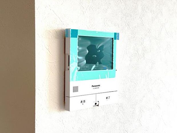 訪問者を確認できるTVモニター付きインターフォンです。
