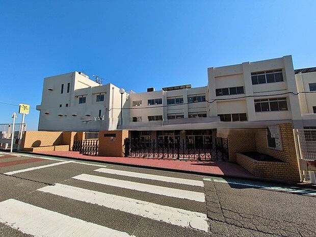 藤沢市立高谷小学校まで約1100m(徒歩14分)