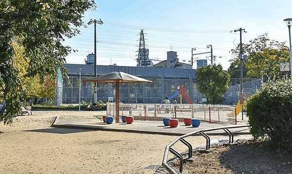 公園「瑞光寺公園まで1050m」