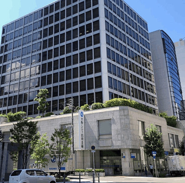 銀行「大阪シティ信用金庫東淀川支店まで613m」