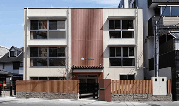 幼稚園、保育園「ソフィア稲荷保育園まで286m」