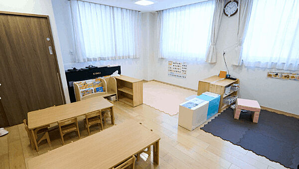 幼稚園、保育園「トレジャーキッズほんじょう保育園まで358m」