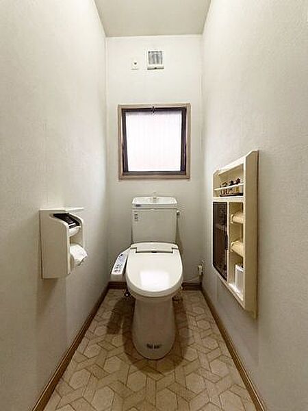 シンプルで使い勝手の良い、清潔感のあるトイレです！