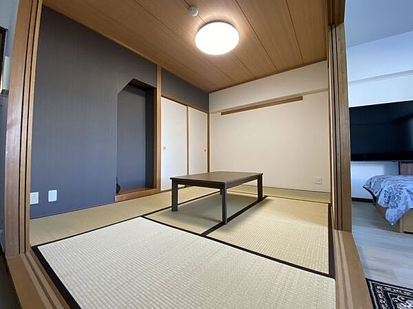 きれいにな小上がり和室はまるで温泉旅館。