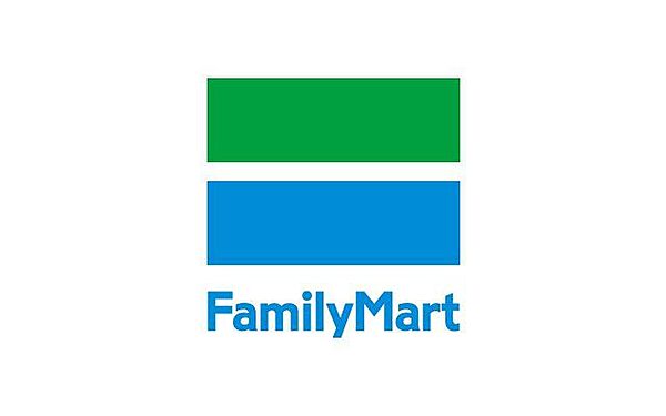 ファミリーマート京王八王子店 徒歩8分。 570m