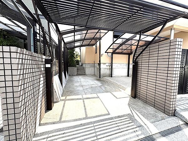 約２ｍの高さまで駐車可能