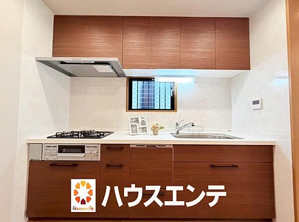 システムキッチン新調、キッチンパネルも新調です！