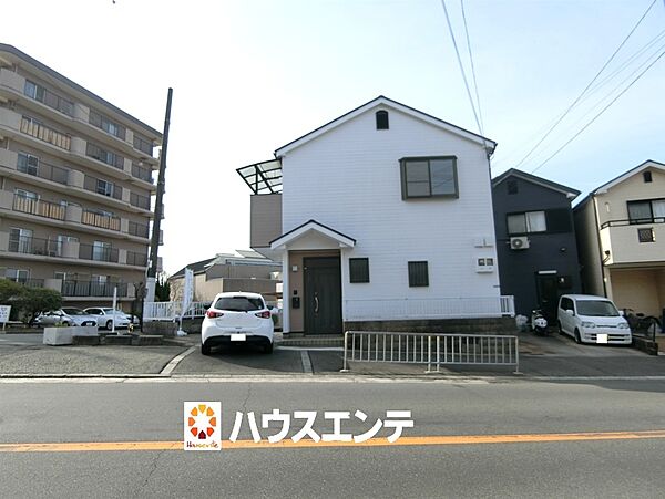 幅員12.4ｍの公道に間口9ｍ面しています！ゆとりのある戸建て住宅です！