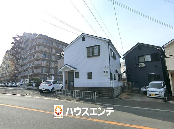 セブンイレブンまで徒歩3分！万博公園まで徒歩23分！毎日のお散歩にピッタリですね！