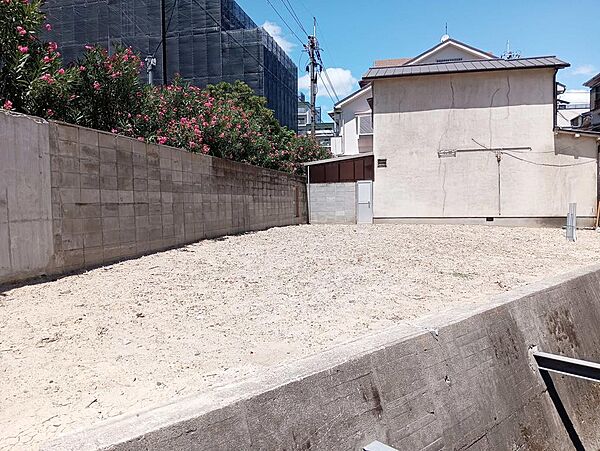 現地見学受付中水無瀬駅徒歩2分約39.58坪・建築条件なし「この土地にどんな家が建つ？」「土地＋建物の総額はいくら？」など、お気軽にご相談ください。※２０２６年８月撮影