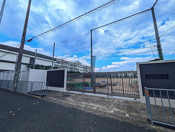 池田市立北豊島中学校　692.9M