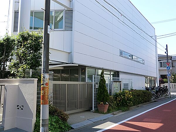 ベテル幼稚園 290m