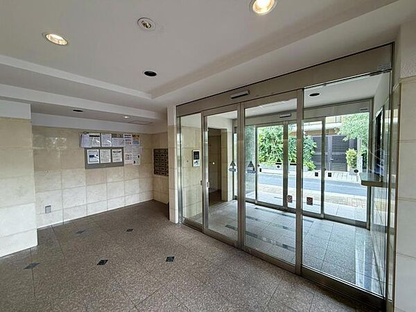エントランスを拡大表示