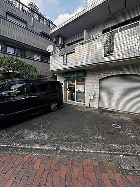 さなえ薬局 170m