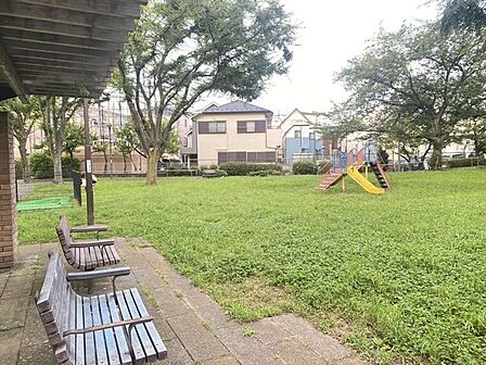 足立区立西綾瀬公園 840m