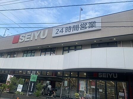 西友北綾瀬店 360m