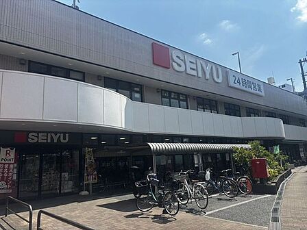 西友北綾瀬店 80m