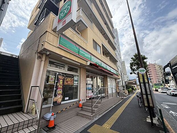 ローソンストア100 千住桜木二丁目店 120m