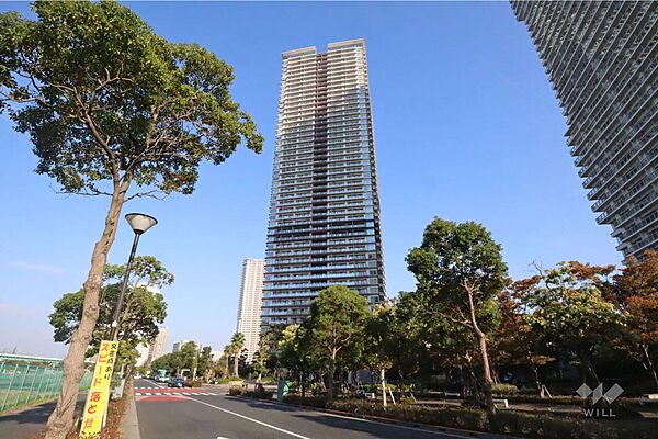 パークタワー晴海の外観(西側から)