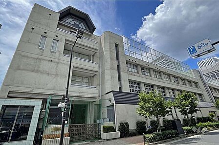 京橋築地小学校[公立]の外観
