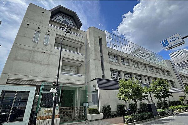 京橋築地小学校[公立]の外観