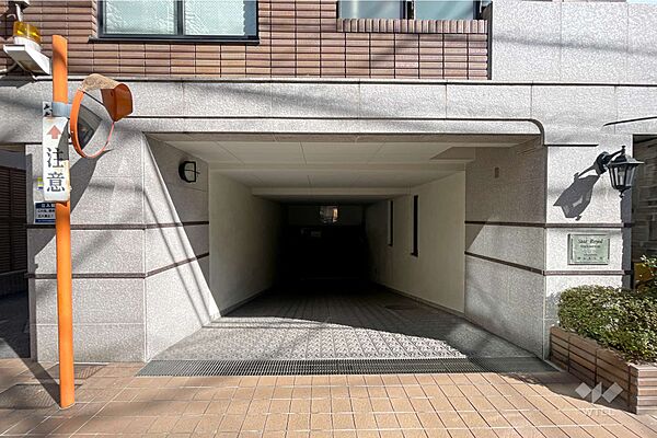 駐車場の出入り口