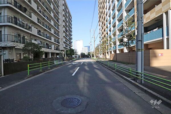 敷地北東側の前面道路