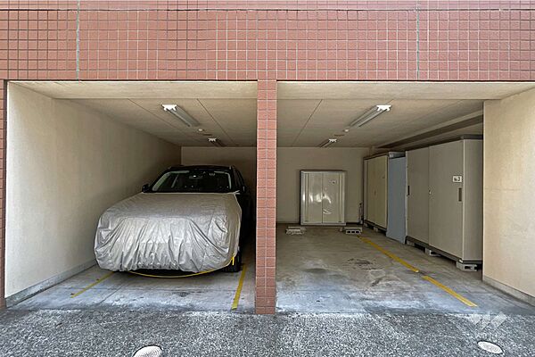 敷地内駐車場（屋外平面式）