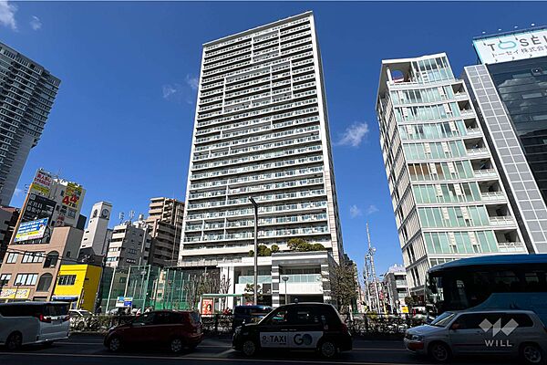 ライオンズ四谷タワーゲートの外観（南東側から）