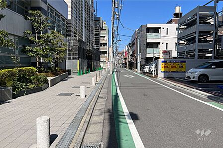 敷地東側の前面道路
