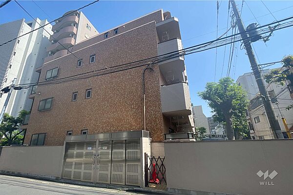 南麻布ローヤルコーポの外観（東側から）