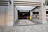 駐車場：駐車場の出入り口