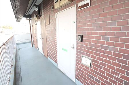 物件の玄関［2025年12月9日撮影］