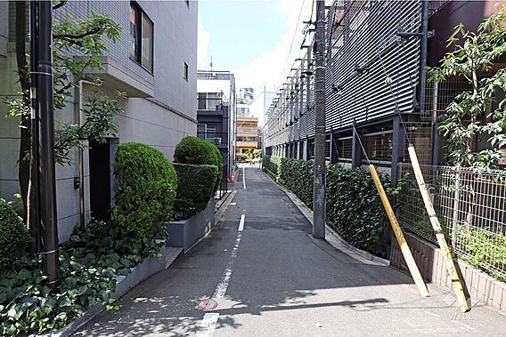 敷地北側の前面...
