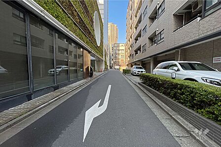 敷地南側の前面道路
