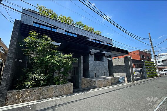 ジオ南青山の外...