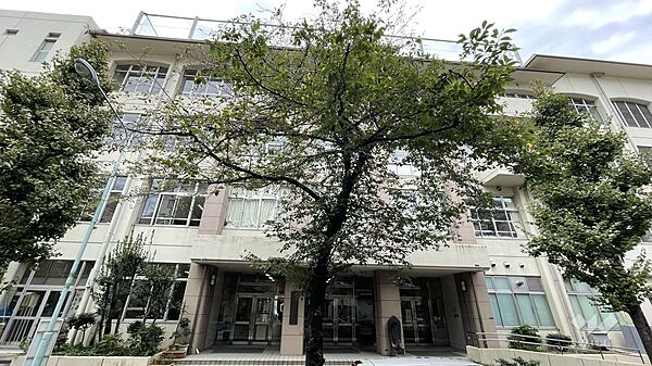 有馬小学校[公立]の外観